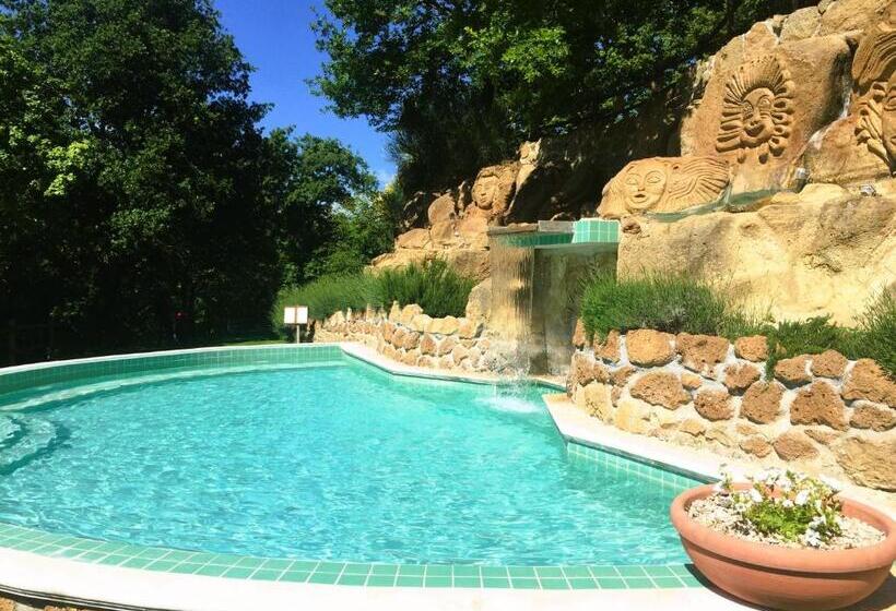 Isa   Residence With Swimming Pool In Sorano, Apartments With Air Conditioning And Private Outdoor A
