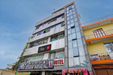 Oyo Flagship Sr Hotel And Marriage Hall