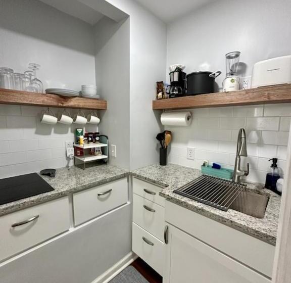 بنسيون Studio With Kitchen