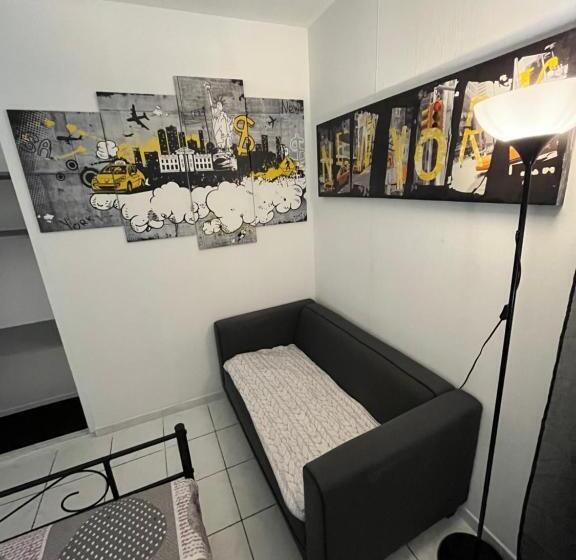 پانسیون Casanova Home