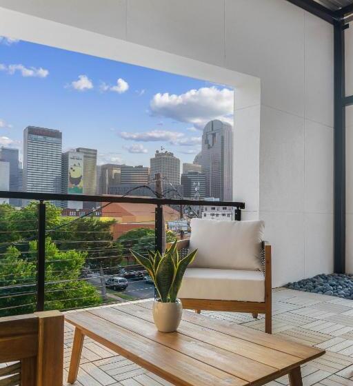 پانسیون Ellum House