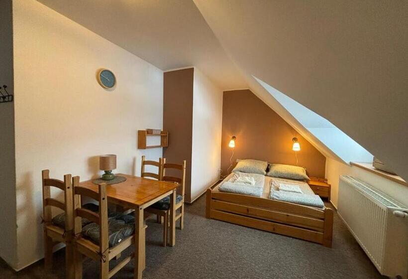 پانسیون Penzion Verde Rosa