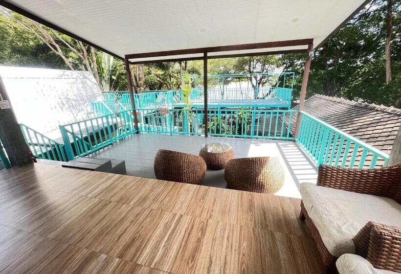 פנסיון Seaview Hopper Phuket House