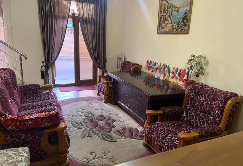 Sardorbek Hostel
