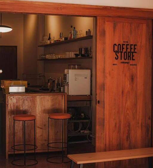 تختخواب و صبحانه Cozy Room At The Coffee Store Charoenkrung