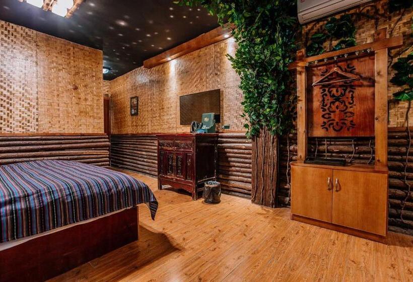 هتل 26life Yunnan Ethnic Creative Inn