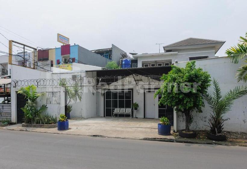 ホテル Bintaro Guest House Near Rs Pondok Indah Bintaro Redpartner