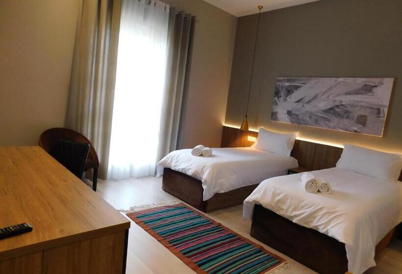 Mik Hotel Korce