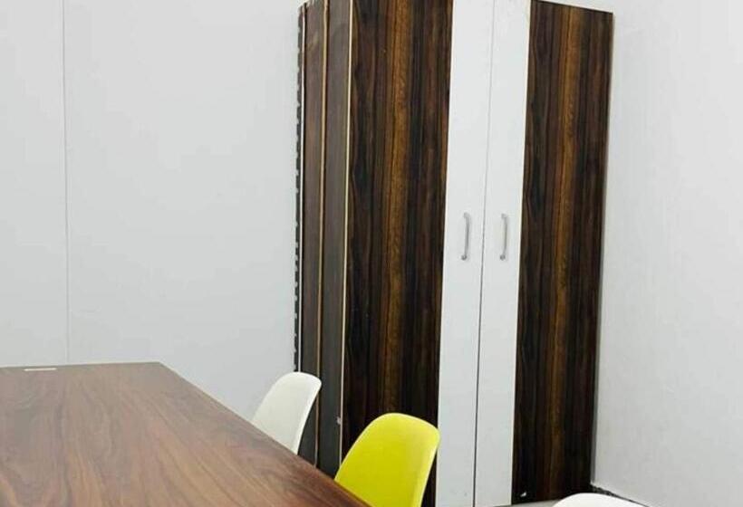 فندق Oyo Raksha Homes