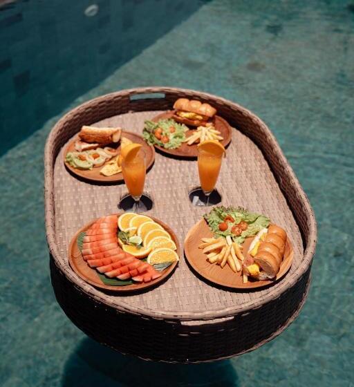 هتل Poco Poco Villas By Aayan