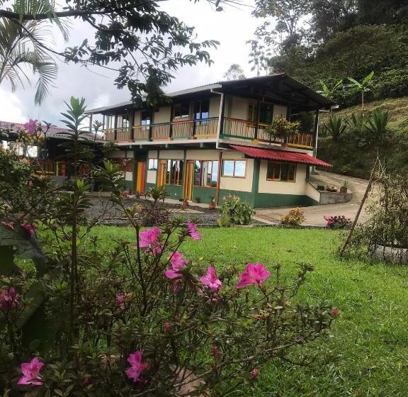 هتل Reserva Natural Finca La Cabaña