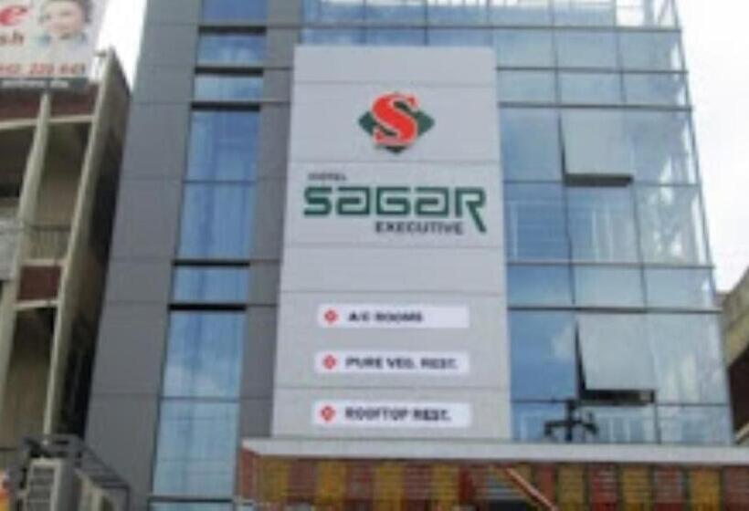 בית מלון כפרי Sagar Executive Beed