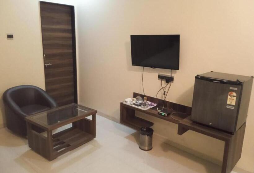 בית מלון כפרי Sharveen Classic Inn