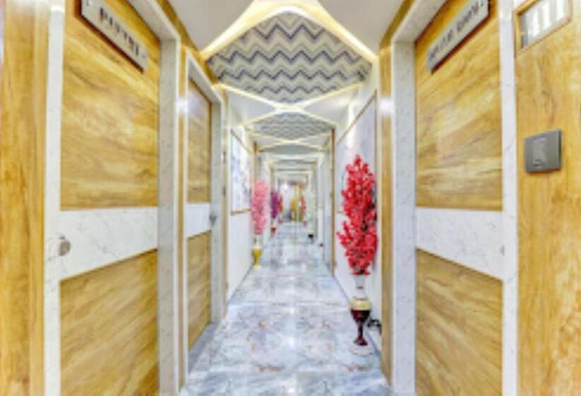 호텔 Shree Pashupati Royal Vadodara