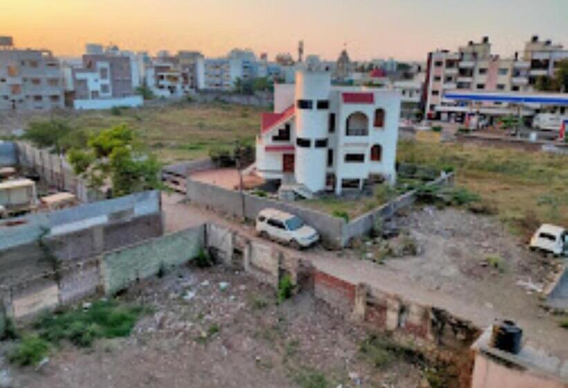 호텔 Yashraj Inn Beed