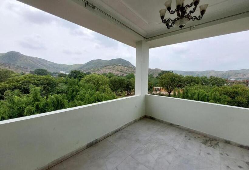 Jhalana Retreat Resort