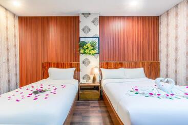 Lamore Hotel And Apartment