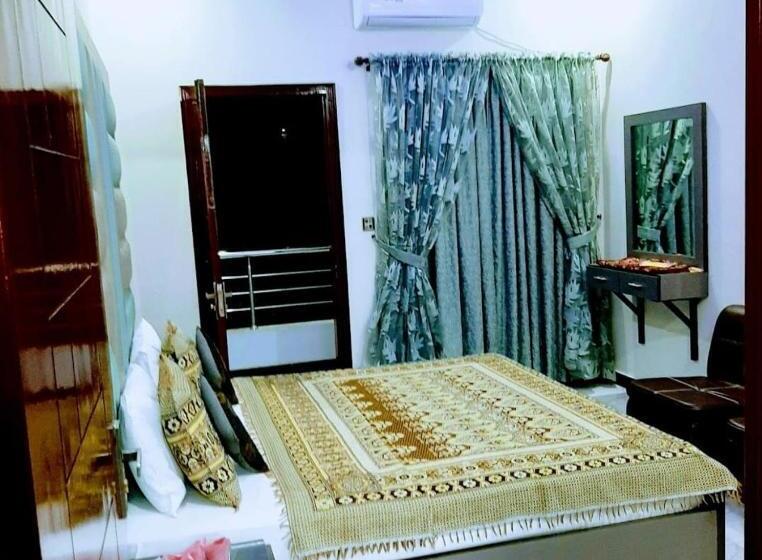 مُتل Galaxy Inn Guest House