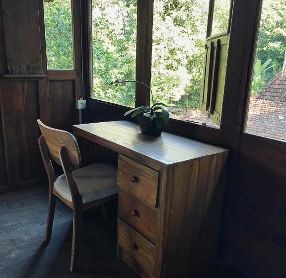 پانسیون Bidja Room Wooden Joglo House