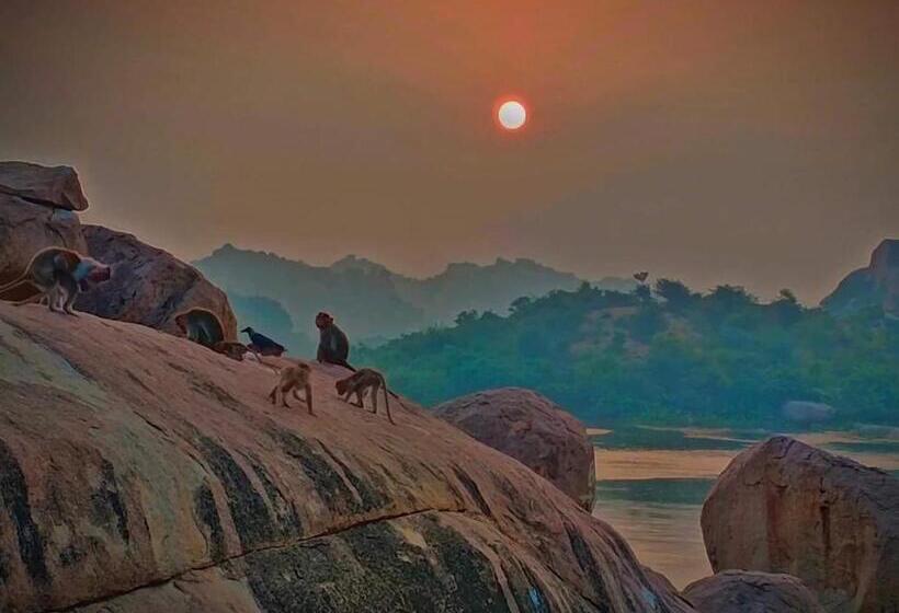 پانسیون Hampi Island