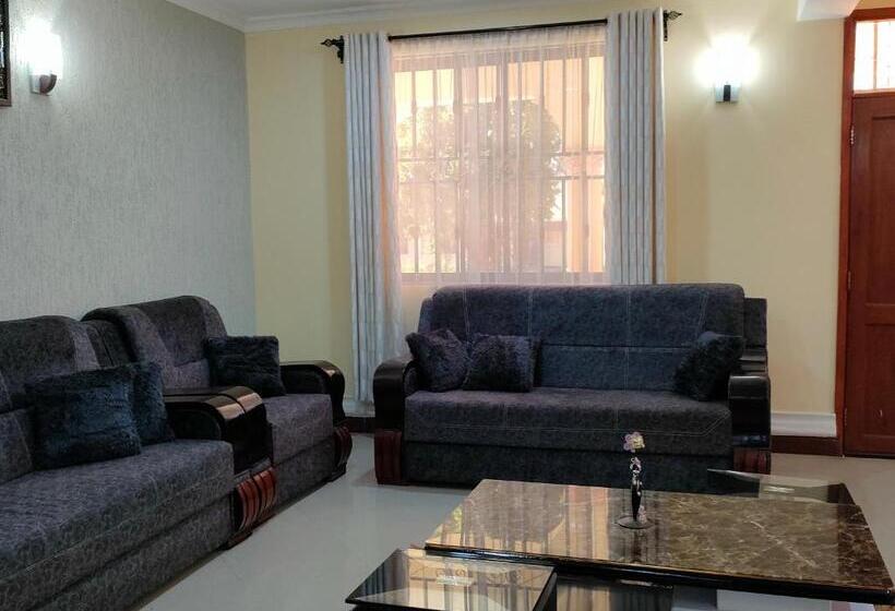 پانسیون Keeney House At St. Gabriel S