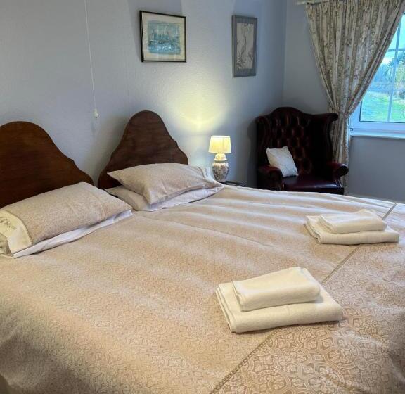 بنسيون Lucy Cross Guest House