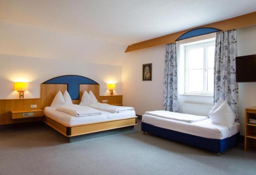Goldenes Schiff Hotel Mietparkplätze