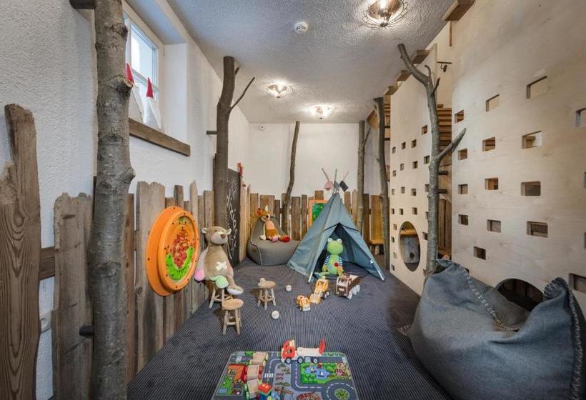 هتل Chalet's Ladizium