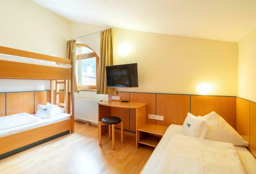 هتل Familien Sportresort Brennseehof