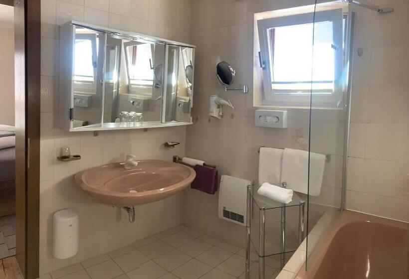 هتل Gästehaus Sissy