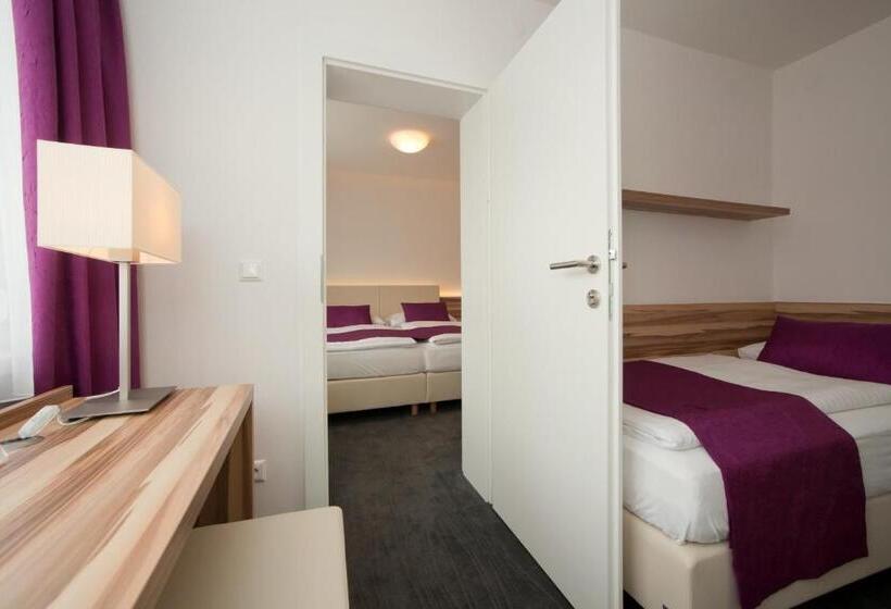 هتل Happy Lake By Thomas Strugger