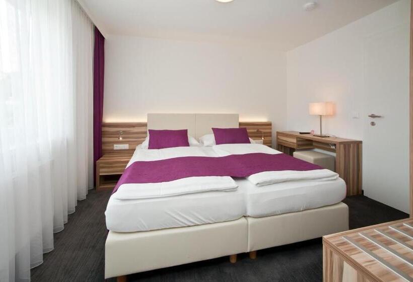 هتل Happy Lake By Thomas Strugger