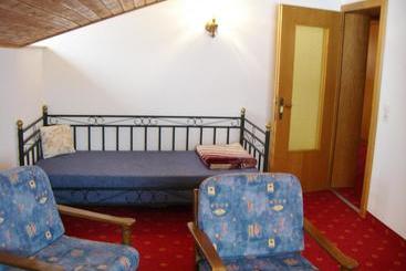 هتل Haus Helga