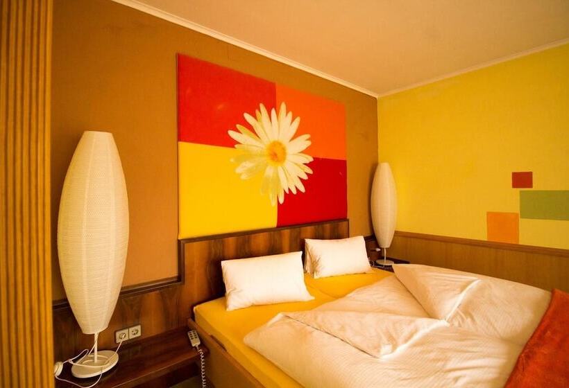 酒店 Malerwinkl Restaurant + Kunst