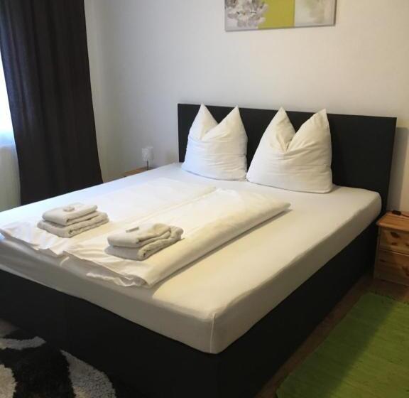 ホテル Pension Sunnseitn   Gasthof   Café   Weinkeller