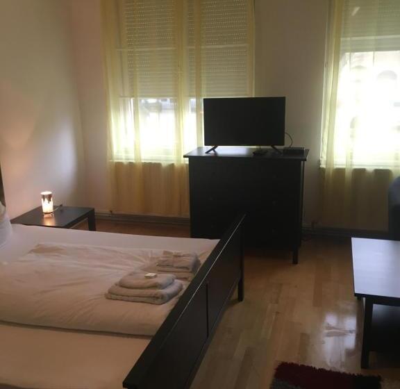 ホテル Pension Sunnseitn   Gasthof   Café   Weinkeller