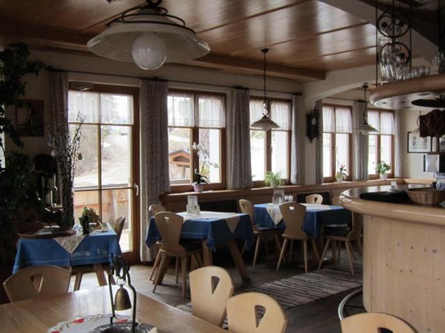 Отель Wirtshaus Zum Wiesejaggl