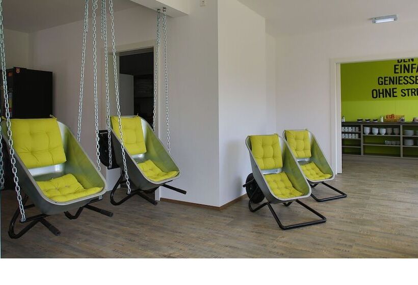 Smart Motel