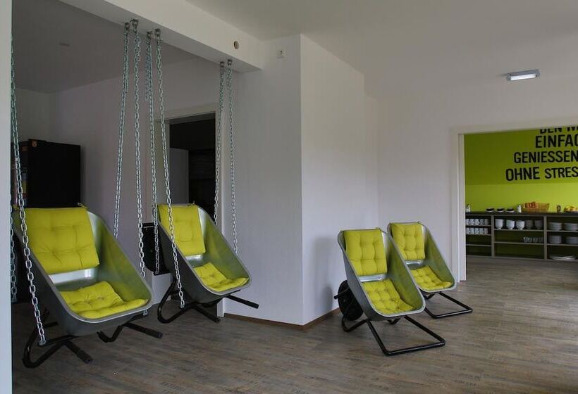 Smart Motel