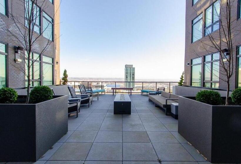 Balcony,gym,rooftop Grill,terrace, Kingbed, 4k Tv