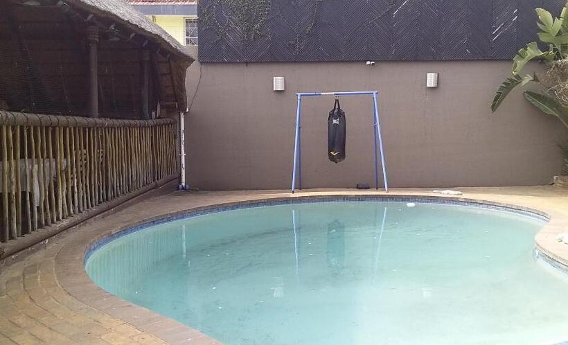 تختخواب و صبحانه Ddp Africa Guest House