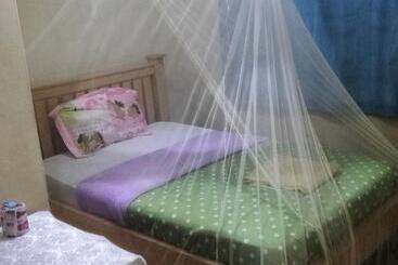 تختخواب و صبحانه Via Sun Flower Guesthouse