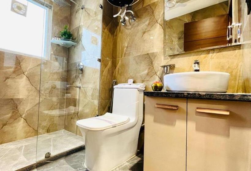 فندق Bluo Studio1 Dlf Cybercity   Balcony, Gym Tt, Lift
