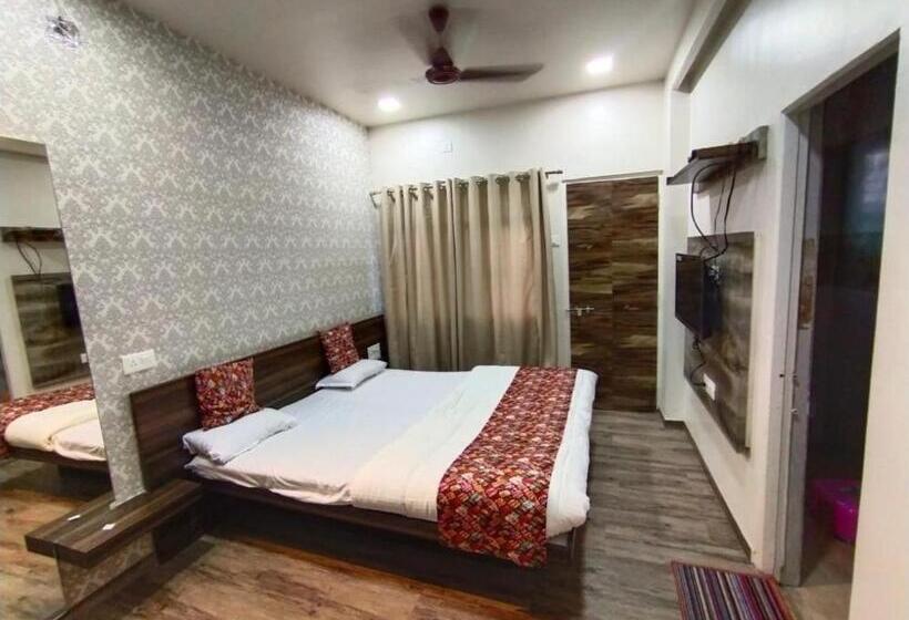 호텔 Geeta Lodge, Solapur