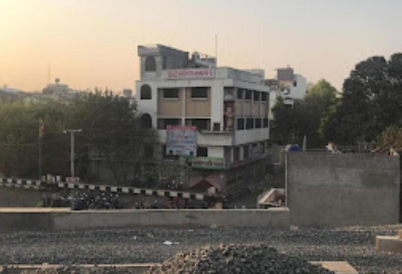 ホテル Maan Residency Bhusawal