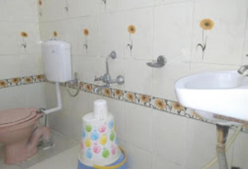 فندق Mina Palace Wardha