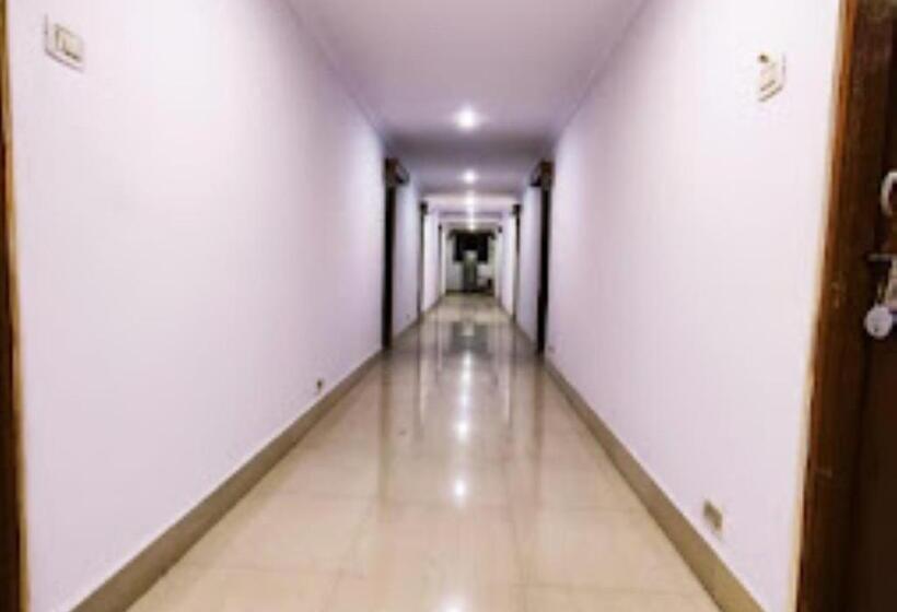 فندق Mina Palace Wardha