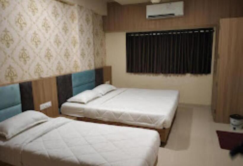 Отель New Delhi Jalgaon