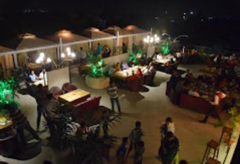 ホテル New Regal Palace Jalgaon