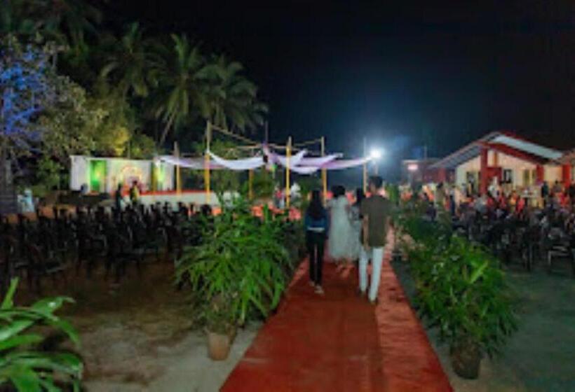 酒店 Rehoboth Resort, Malvan